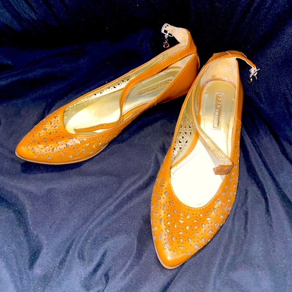 Tan bcbgeneration flats - Picture 1 of 5